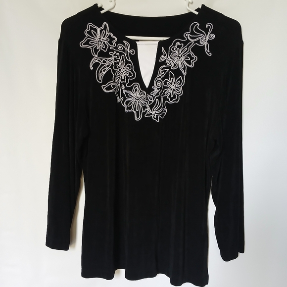 Chico's Tops - Chico's Travelers Womens 3/4 Sleeves Top Size US Large Color Black/White